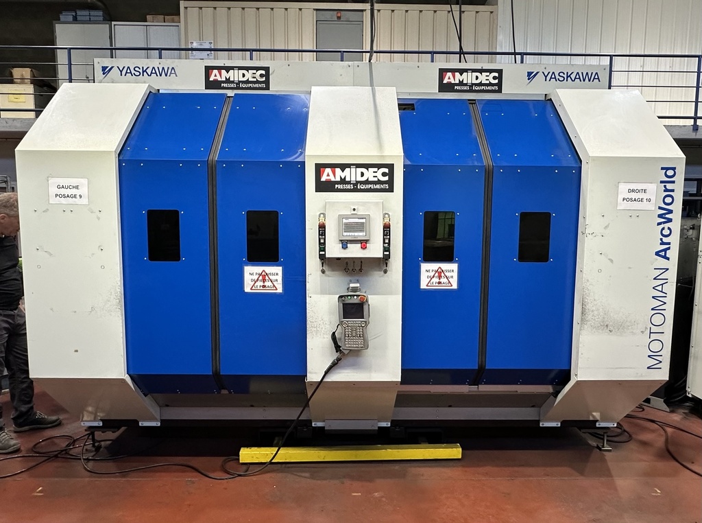 MOTOMAN ARCWORLD - Machine de soudure robotisée - 1 robot, 2 plateaux